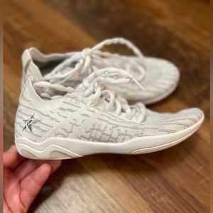 Rebel Revolt Cheer Shoes Sz 5